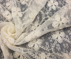 ELASTCZNA MIĘKKA TKANINA KREMOWA HAFT NA KORONCE ID5010850/WHI ECRU