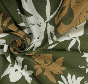 TKANINA WISKOZA KRESZ DRUK BIAŁO BEŻOWE LIŚCIE NA KHAKI TLE ID5012158/002