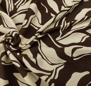 TKANINA WISKOZA KRESZ WZÓR JASNO BEŻOWE LIŚCIE NA CZEKOLADZIE ID5012208/002