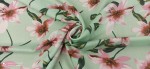 TKANINA WISKOZA RÓŻOWO BRĄZOWE KWIATKI NA PISTACJOWYM TLE MQMT83862/003