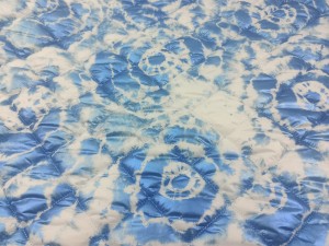 Tkanina Kurtkowa Pikowana z Ocieplaczem Cieniowana MLMSH13189/01 BLUE/WHI