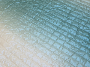 Tkanina Kurtkowa Pikowana z Ocieplaczem Wzór Pasy Cieniowany PNYC903/2PASY 