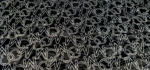 Tkanina Kurtkowa Pikowana z Ocieplaczem Jednostronna Czarna Wzór Literki